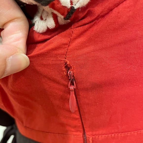 Anthropologie red floral puff sleeve blouse - Picture 9 of 13